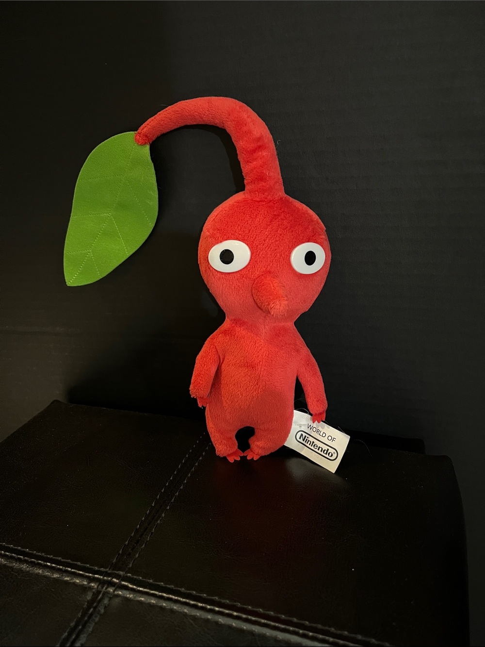 World of Nintendo Collectible  Pikmin Plush Red/Green Leaf/ White Eyes